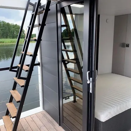 Houseboat Dom Na Wodzie Bateau-hôtel Gdynia