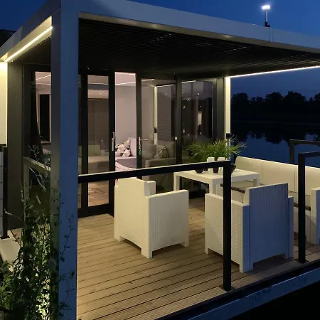 Houseboat Dom Na Wodzie Bateau-hôtel