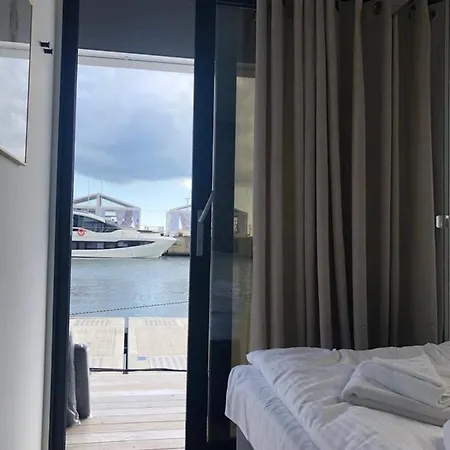 Houseboat Dom Na Wodzie * Gdynia